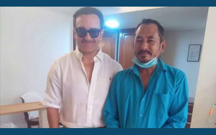 সাইফ আলি খানকে বহনকারী অটোচালকের হাতে পুরস্কার তুলে দিলেন তিনি নিজেই